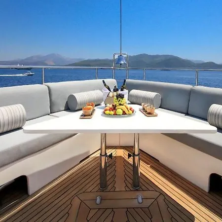 Yng-art-111 Hotel en barco Bodrum